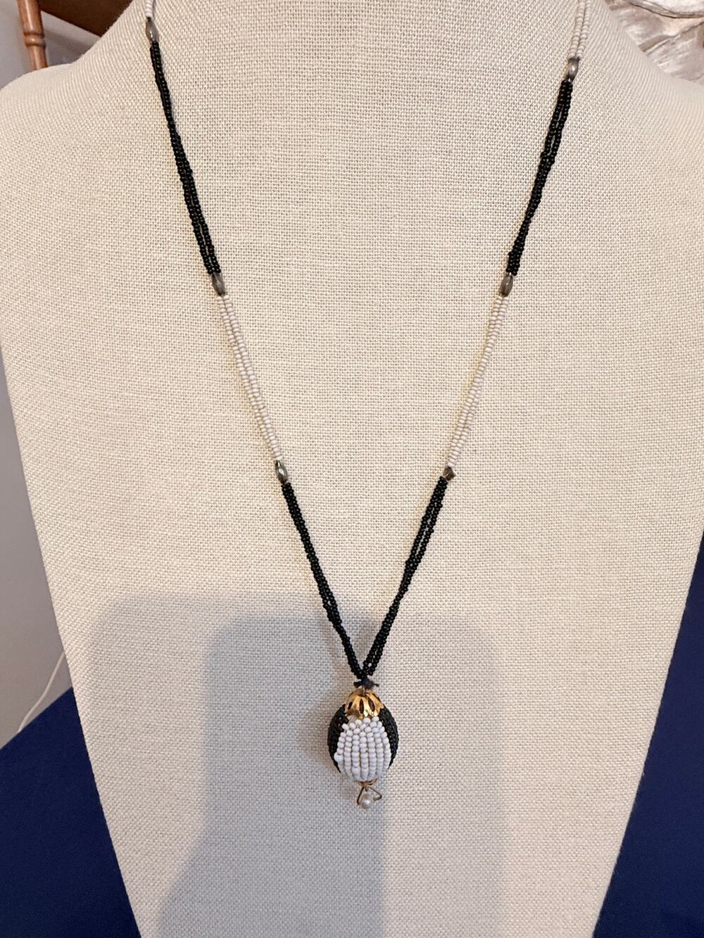 Vintage Black White Acrylic Beaded Pendant Necklace 26”